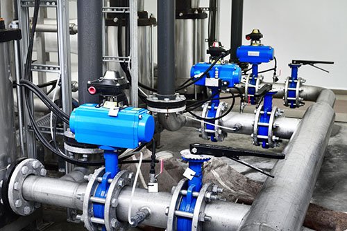 Zamena i postavljanje ventila većih razmera za plafonsku podrumsku mrežu Zamena i postavljanje ventila većih razmera za plafonsku podrumsku mrežu