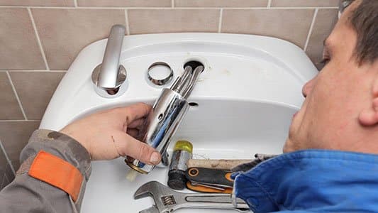 Zamena slavine Zamena slavine