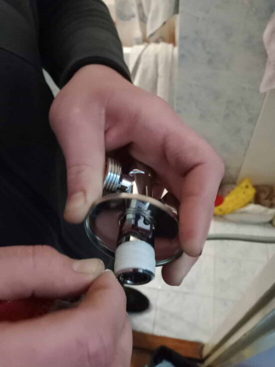 Montaža slavine za veš mašinu